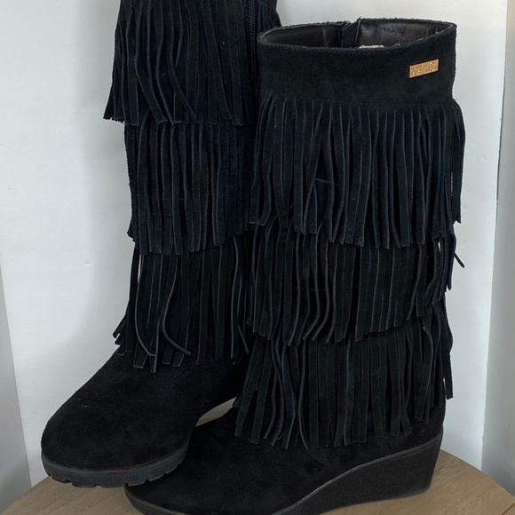 KENNETH COLE REACTION Girls black  FRINGE EFFECTS WEDGE BOOTS SIZE 2 - Picture 1 of 13